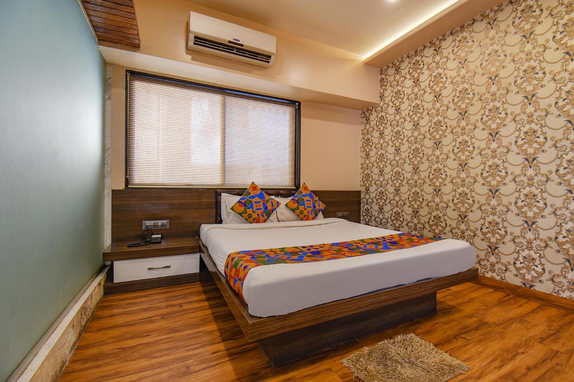 Fabexpress Glory - Nr Skywalk Bridge Hotel Pimpri-Chinchwad Exterior foto