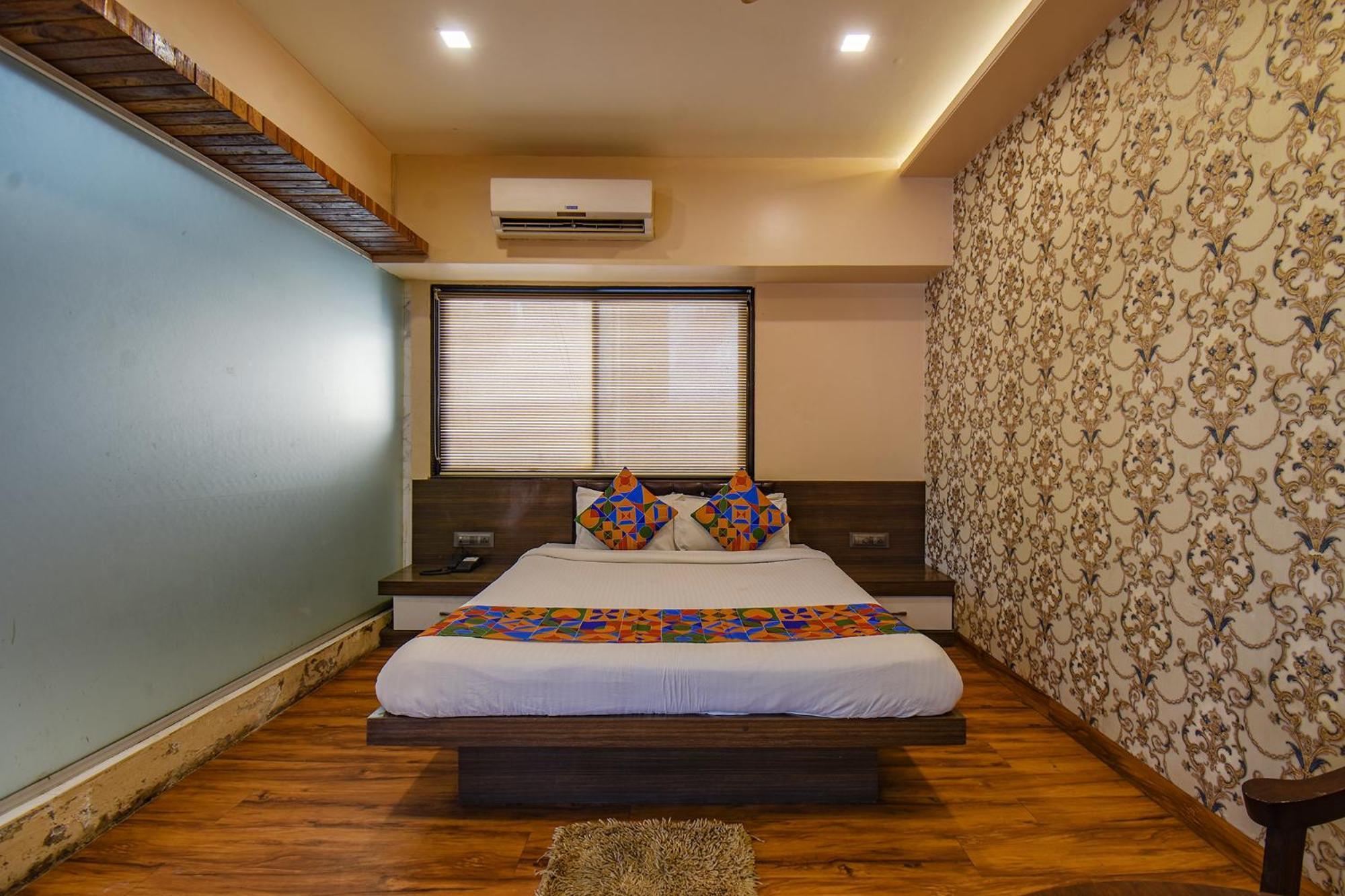 Fabexpress Glory - Nr Skywalk Bridge Hotel Pimpri-Chinchwad Exterior foto