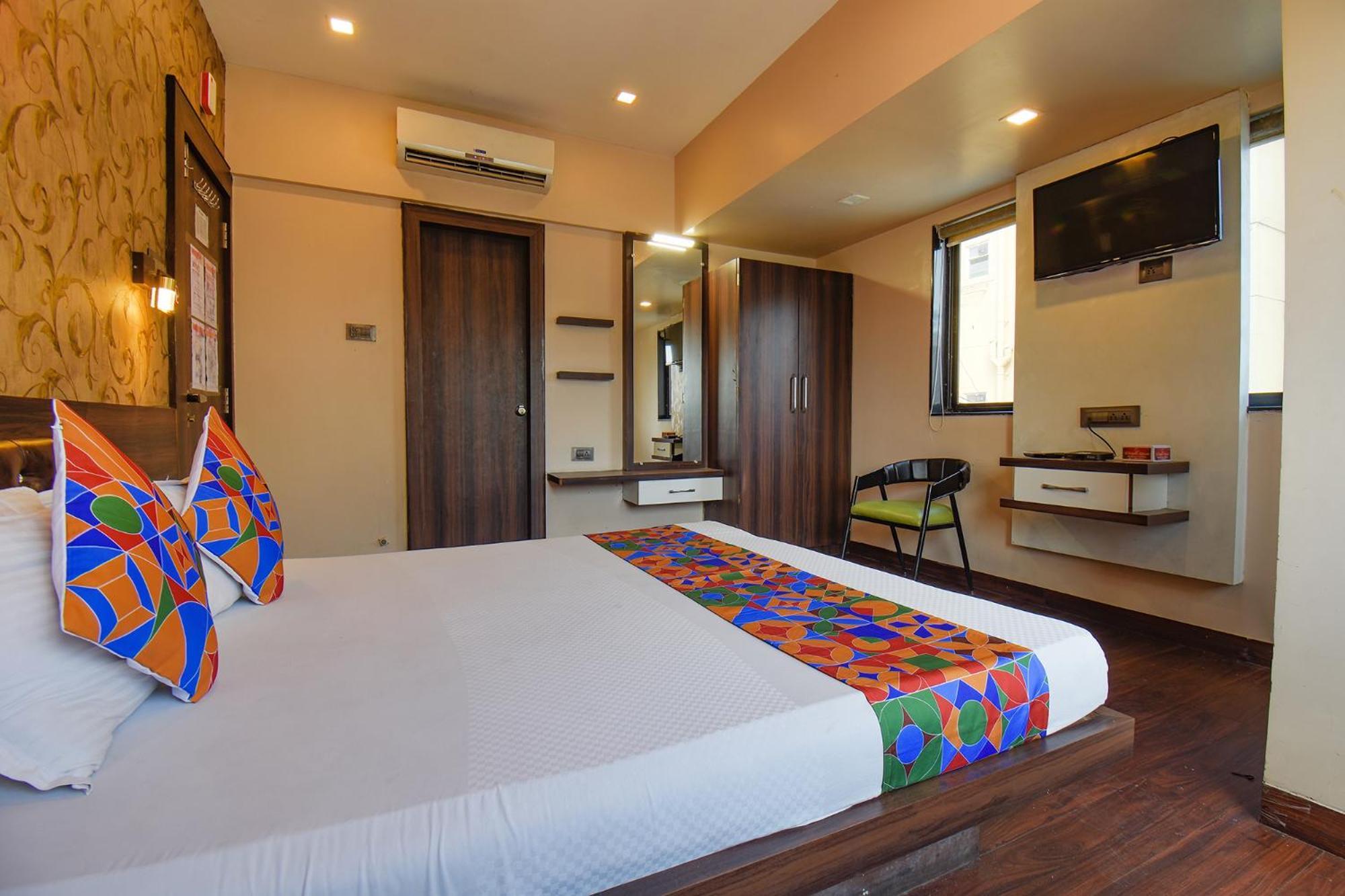 Fabexpress Glory - Nr Skywalk Bridge Hotel Pimpri-Chinchwad Exterior foto